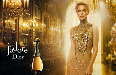 charlize theron dans la publicité du parfum dior j'adore absolu|charlize theron dior.